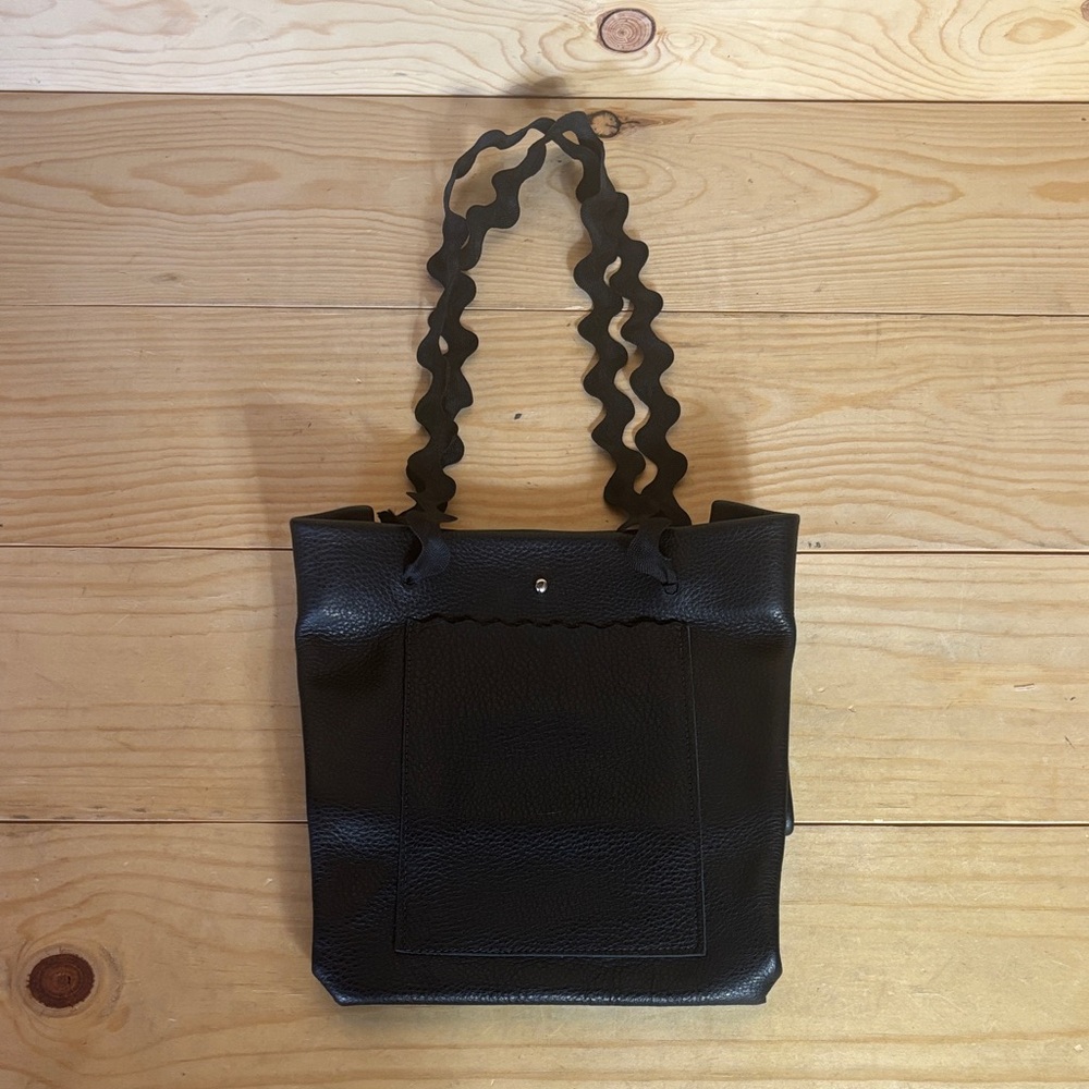 Carol Risley black‎ leather scalloped handbag